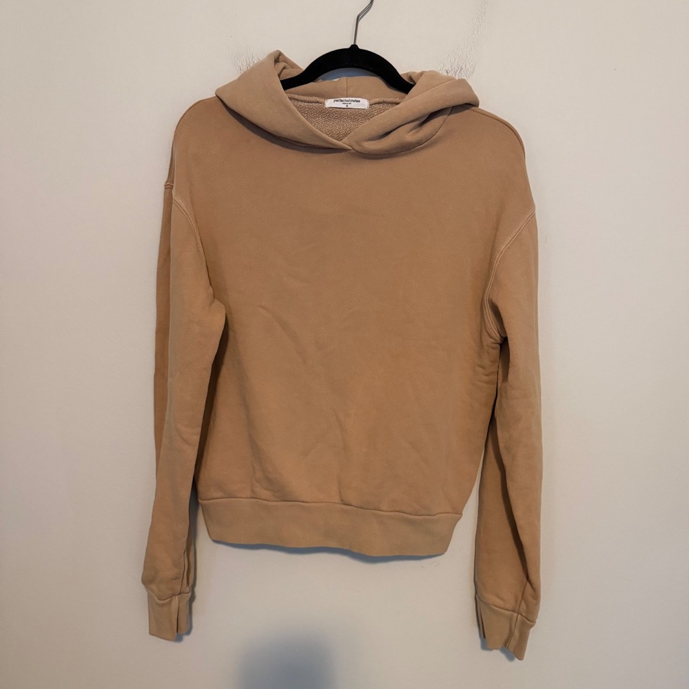 Perfectwhitetee Heart sweatshirt pullover hoodie S camel Made in USA casual